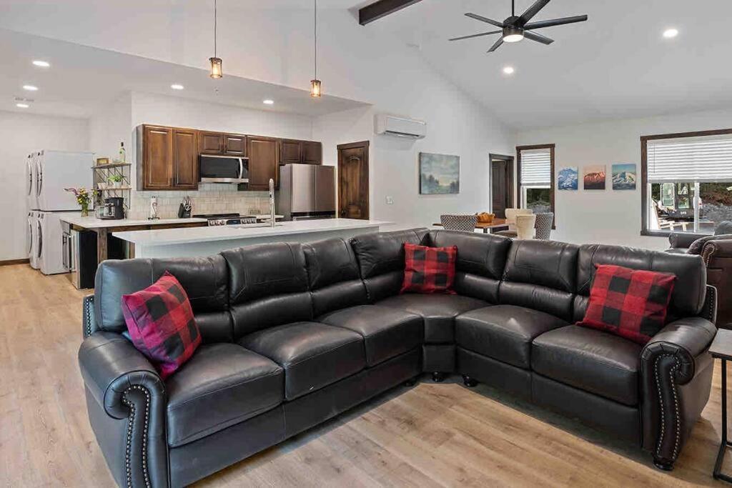 Luxe Mt. Rainier Lodge W/ Hot Tub-Ac-Game Room Эшфорд Экстерьер фото